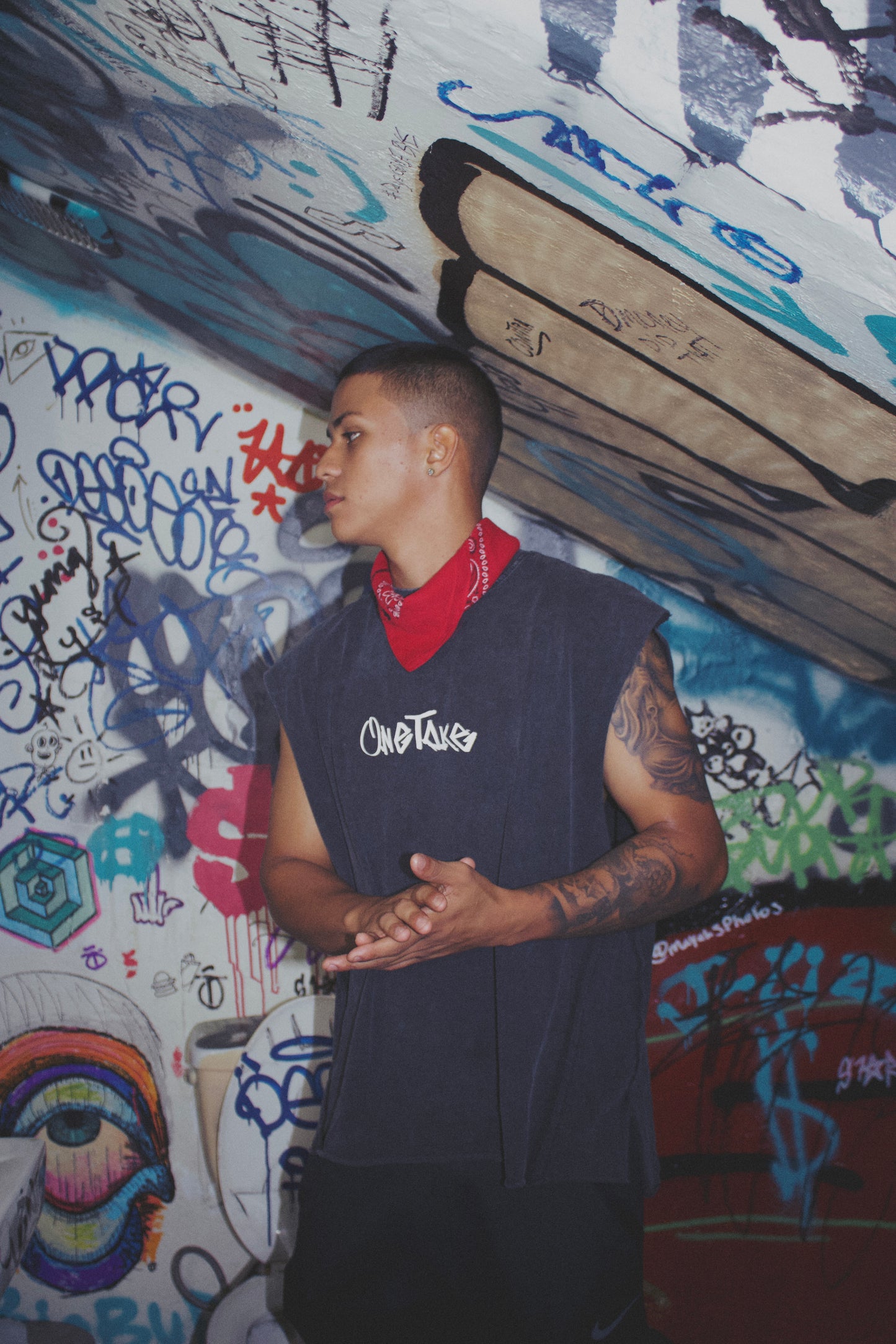 Gray Sleeveless Shirt 01